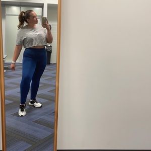 AMPLIFY LEGGING 
Women's Seamless Scrunch Legging 
Victory Blue